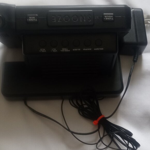 Intertek Digital Lab Clock Radio DLCR580P, Dual Power Works - Picture 6 of 7